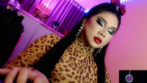 Snapshot of amiadoll chatting on 06/30/26, 10:22 Queen Mireska online show from 06/30/26, 10:22