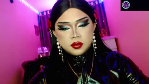 Snapshot of amiadoll chatting on 07/01/26, 04:29 Queen Mireska online show from 07/01/26, 04:29