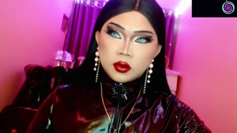 Snapshot of amiadoll chatting on 07/02/26, 03:40 Queen Mireska online show from 07/02/26, 03:40