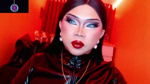 Snapshot of amiadoll chatting on 07/07/26, 01:48 Queen Mireska online show from 07/07/26, 01:48