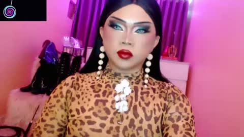 Snapshot of amiadoll chatting on 07/09/26, 03:05 Queen Mireska online show from 07/09/26, 03:05