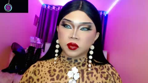 Snapshot of amiadoll chatting on 07/10/26, 01:47 Queen Mireska online show from 07/10/26, 01:47
