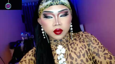 Snapshot of amiadoll chatting on 07/28/26, 01:54 Queen Mireska online show from 07/28/26, 01:54