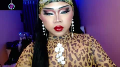 Snapshot of amiadoll chatting on 07/28/26, 04:05 Queen Mireska online show from 07/28/26, 04:05