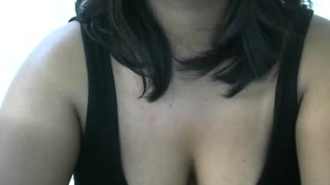 Snapshot of amichouu chatting on 11/26/25, 09:54 amichouu online show from 11/26/25, 09:54