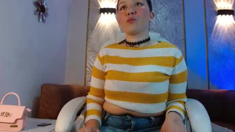 Snapshot of amie_gh chatting on 09/18/25, 12:18 Amie  online show from 09/18/25, 12:18