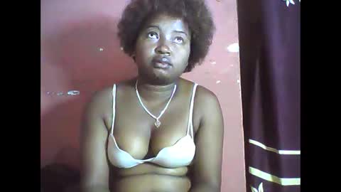 amielle_01 online show from 04/25/26, 09:12