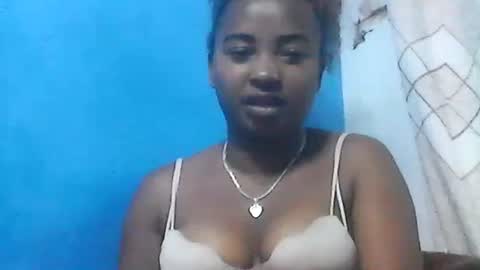 amielle_01 online show from 05/05/26, 07:00