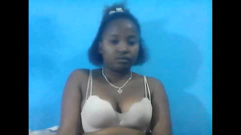 amielle_01 online show from 05/17/26, 05:09