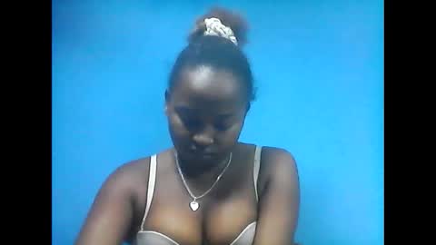 amielle_01 online show from 05/22/26, 09:09