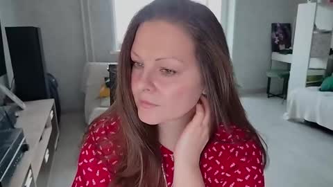 Mila online show from 11/13/25, 07:51