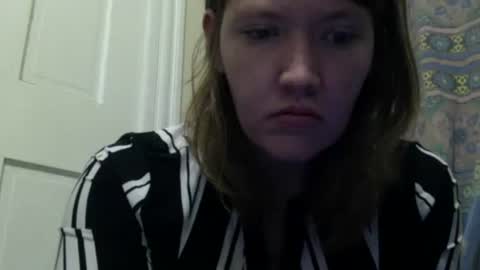 Snapshot of amileadivinestar0987 chatting on 12/19/24, 11:35 amileadivinestar0987 online show from 12/19/24, 11:35