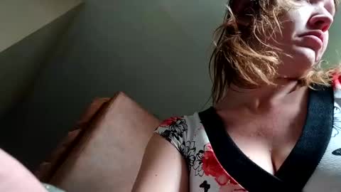 Snapshot of amileadivinestar0987 chatting on 12/25/24, 03:28 amileadivinestar0987 online show from 12/25/24, 03:28