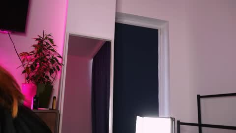 amilifox1 online show from 04/19/26, 07:07