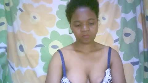 aminah01 online show from 12/01/25, 11:10