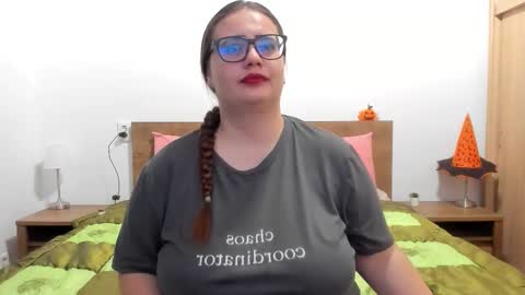 Amira Vyxen online show from 11/21/25, 09:13