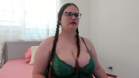 Amira Vyxen online show from 04/08/26, 06:13