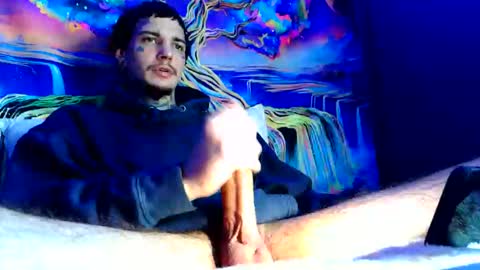 Snapshot of amiri_sweater chatting on 12/17/25, 06:36 amiri_sweater online show from 12/17/25, 06:36