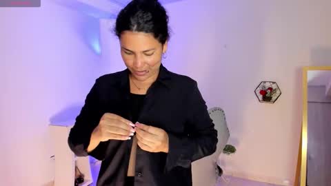 Amelya online show from 12/01/25, 08:03