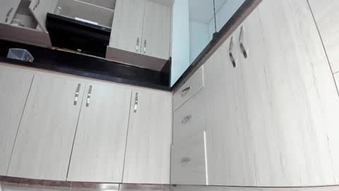 Amelya online show from 12/15/25, 08:46