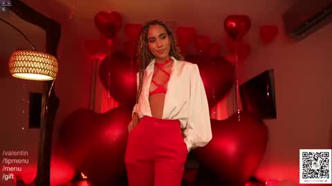 Snapshot of amnie_ chatting on 02/19/25, 06:00 RETURN 30TH 100 explicit on online show from 02/19/25, 06:00