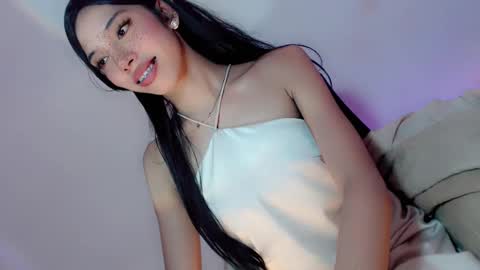 Snapshot of amor_pleasure chatting on 12/27/24, 07:51 Belle Tylor online show from 12/27/24, 07:51