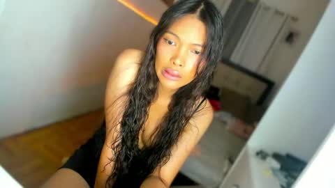 Snapshot of amor_prinsesa chatting on 02/21/25, 01:22 Prinsesa online show from 02/21/25, 01:22