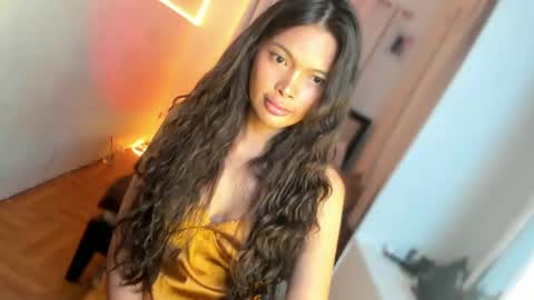 Snapshot of amor_prinsesa chatting on 02/24/25, 04:38 Prinsesa online show from 02/24/25, 04:38