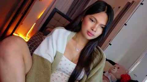 Snapshot of amor_prinsesa chatting on 09/25/25, 04:27 Prinsesa online show from 09/25/25, 04:27