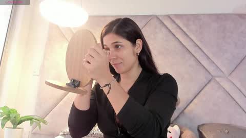 Snapshot of amora_96 chatting on 04/21/26, 01:28 amora online show from 04/21/26, 01:28