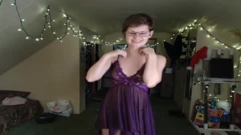 Snapshot of amoramystic chatting on 11/30/25, 04:49 Amora Mystic online show from 11/30/25, 04:49