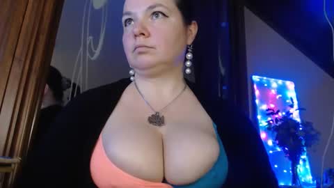 amorelara online show from 12/07/24, 09:17