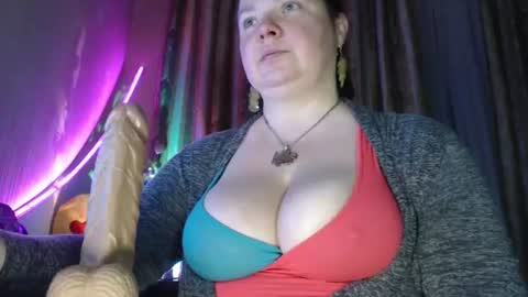 Snapshot of amorelara chatting on 06/18/26, 11:36 amorelara online show from 06/18/26, 11:36