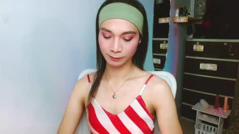 Snapshot of amorous_tina chatting on 10/17/25, 06:32 Tina online show from 10/17/25, 06:32