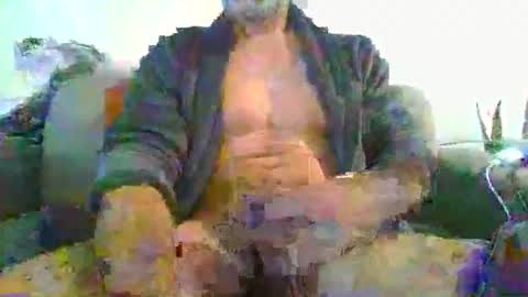 Snapshot of amram1985 chatting on 12/19/25, 12:34 amram1985 online show from 12/19/25, 12:34