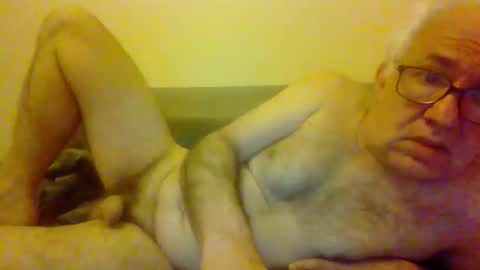 Snapshot of amstel69 chatting on 04/19/26, 02:05 amstel69 online show from 04/19/26, 02:05