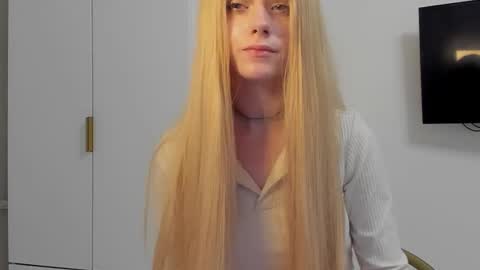 amy1_1 online show from 09/25/25, 04:27