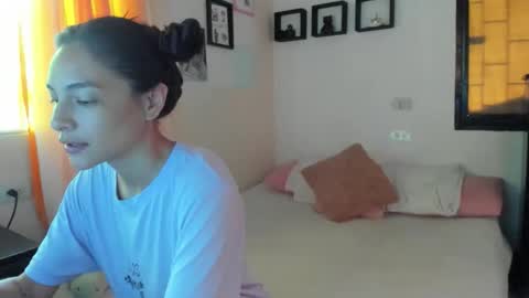 AmyEloise online show from 11/10/25, 04:06