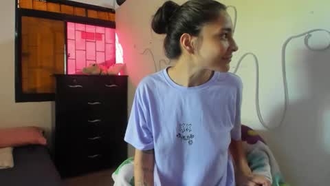 AmyEloise online show from 11/16/25, 08:36