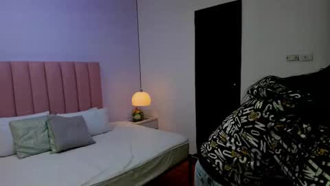 Aleja   online show from 11/24/25, 12:32