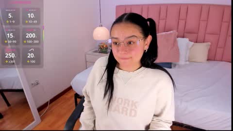 Aleja   online show from 12/14/25, 03:01