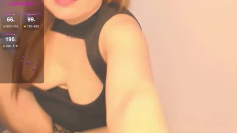 Snapshot of amy_isabella chatting on 12/18/25, 12:06 amy online show from 12/18/25, 12:06