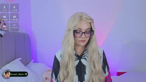 Snapshot of amy_lit chatting on 04/23/26, 01:51 Hello I am Allison Welcome to my room and let is have a good time together whith me online show from 04/23/26, 01:51