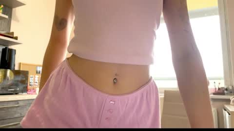 Snapshot of amy_meoww chatting on 04/14/26, 03:29 amy_meoww online show from 04/14/26, 03:29