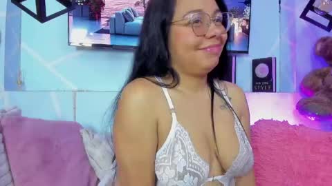 Snapshot of amy_noa chatting on 04/25/26, 12:57 Emy Noa online show from 04/25/26, 12:57