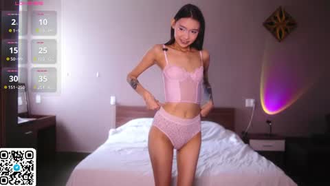 Snapshot of amy_peachy chatting on 07/09/26, 04:27 Amy online show from 07/09/26, 04:27