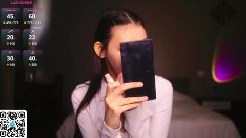 Snapshot of amy_peachy chatting on 07/19/26, 04:49 Amy online show from 07/19/26, 04:49