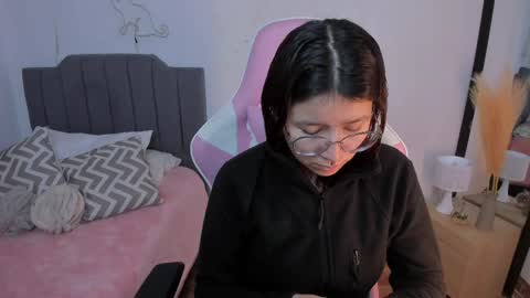 Amy sophia 3 online show from 04/11/26, 11:25