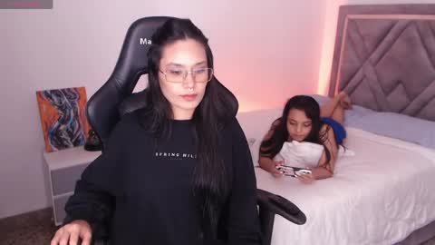 Snapshot of amy_stiward chatting on 06/05/26, 07:41 Mia Cristancho online show from 06/05/26, 07:41