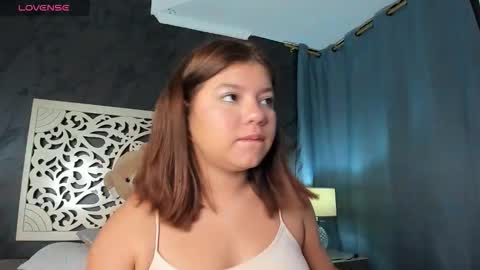 Snapshot of amyblack__ chatting on 12/02/25, 01:00 Amy online show from 12/02/25, 01:00